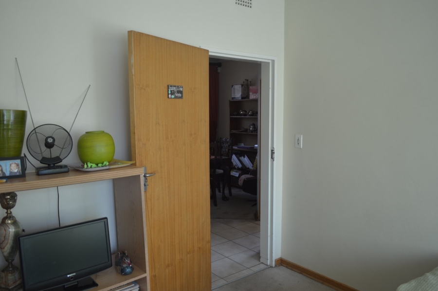 3 Bedroom Property for Sale in Flamwood North West